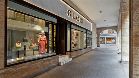 gucci lugano telefono|Gucci Lugano Opening times, via nassa 2.